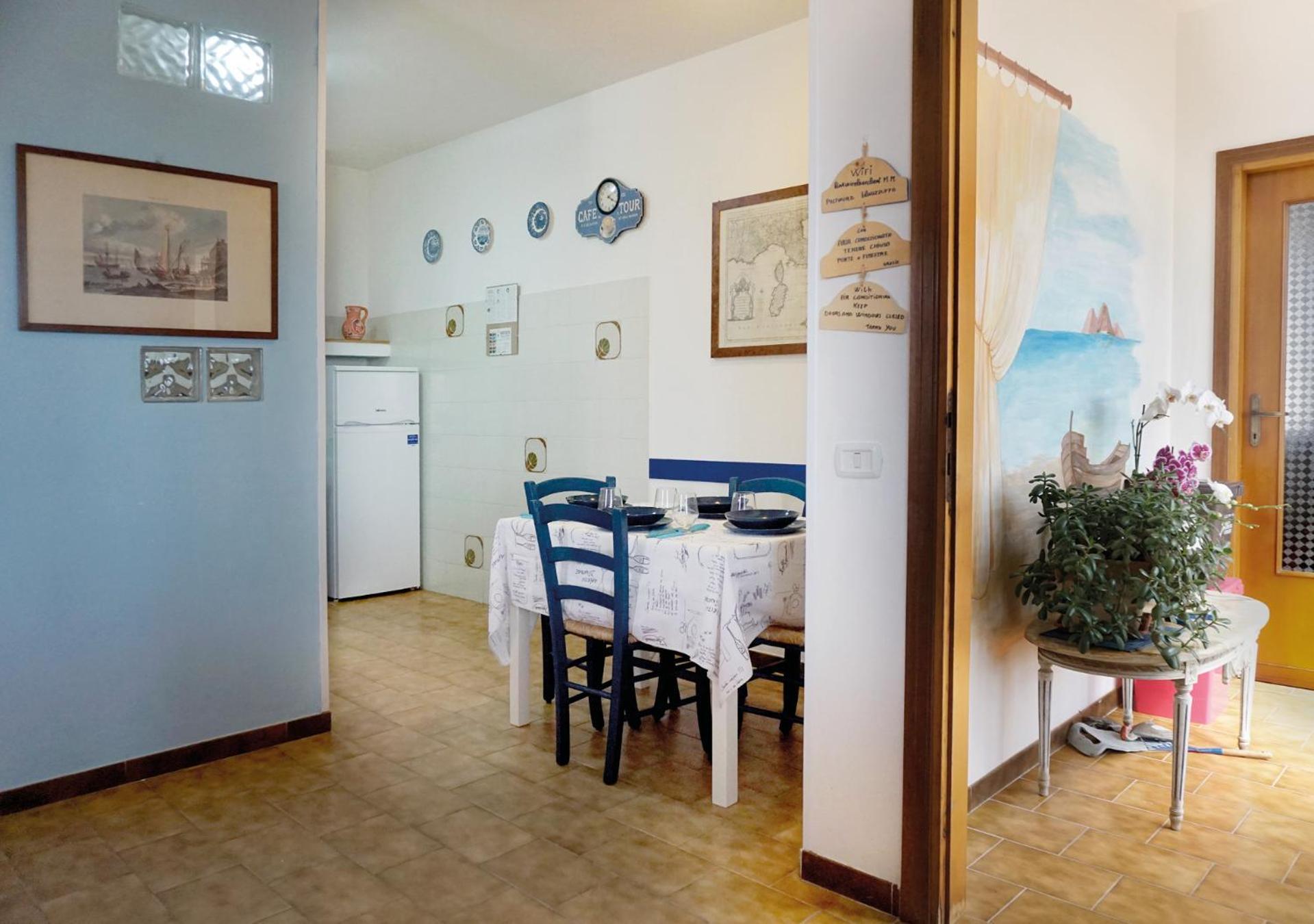 Villa Valentini: Beachfront Comfort with Garden and Private Parking Minturno Exterior photo